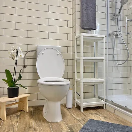 Terracotta - Zentral, Parken, Netflix, Kontaktloses Einchecken, Kingsize-bett Apartment *