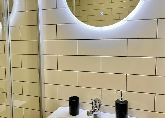 Terracotta - Zentral, Parken, Netflix, Kontaktloses Einchecken, Kingsize-bett 伍珀塔尔