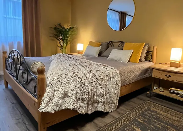 Terracotta - Zentral, Parken, Netflix, Kontaktloses Einchecken, Kingsize-bett Appartement *